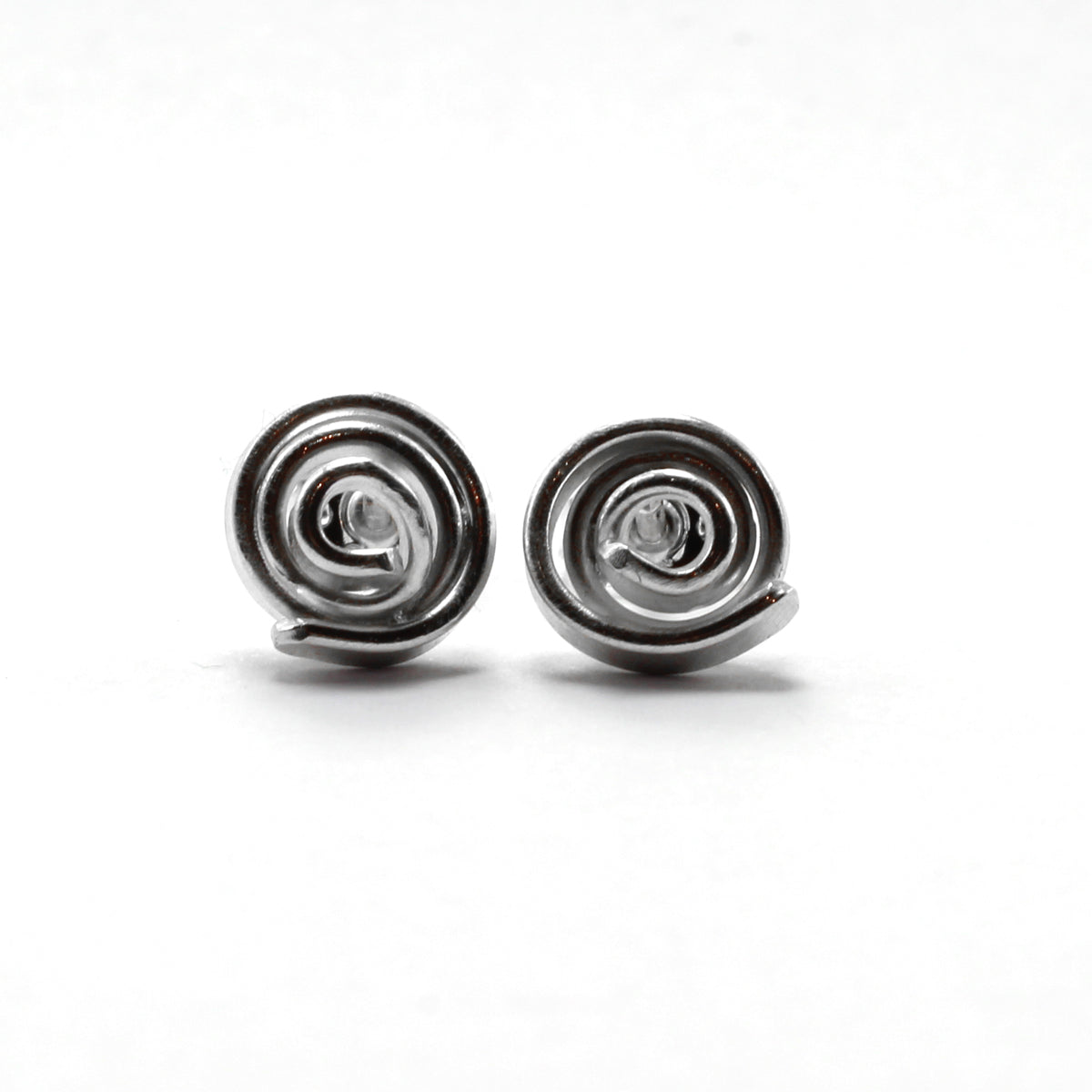 RE3 large ribbons studs B